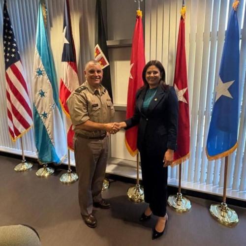 Ministra de Defensa fortalece relaciones bilaterales con Puerto Rico